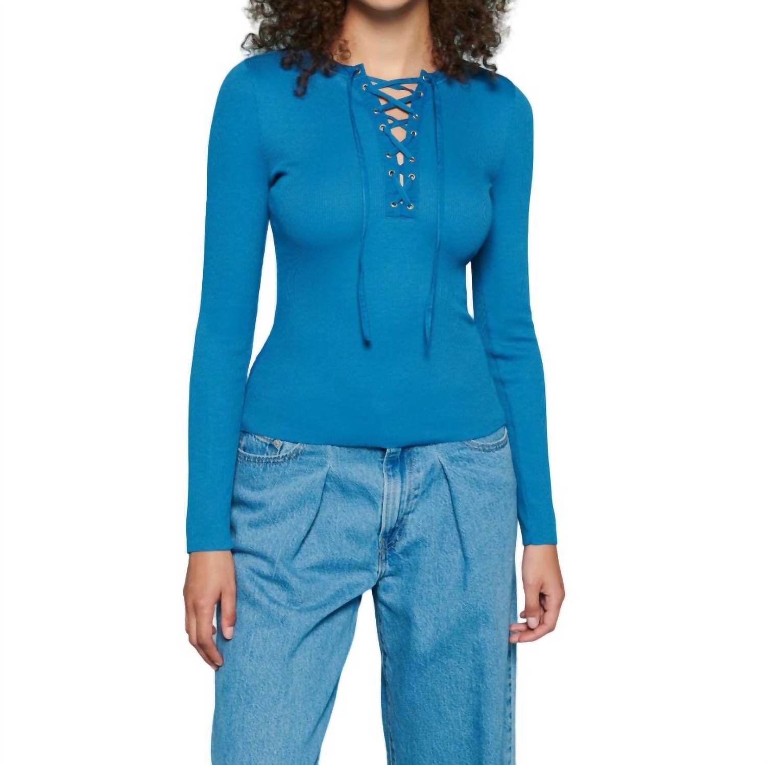 Футболка Kaia Lace Up в цвете Bluegrass Nation LTD
Футболка Kaia Lace Up в цвете Bluegrass Nation LTD