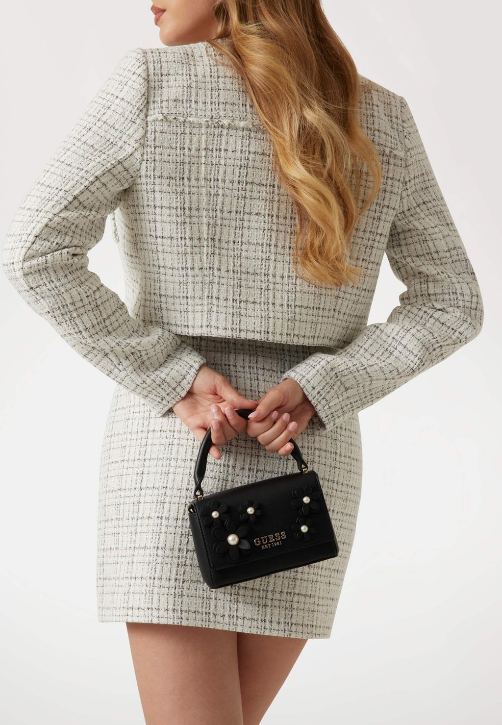 Сумка ZARIA BLUMEN Guess, черный
Сумка ZARIA BLUMEN Guess, черный