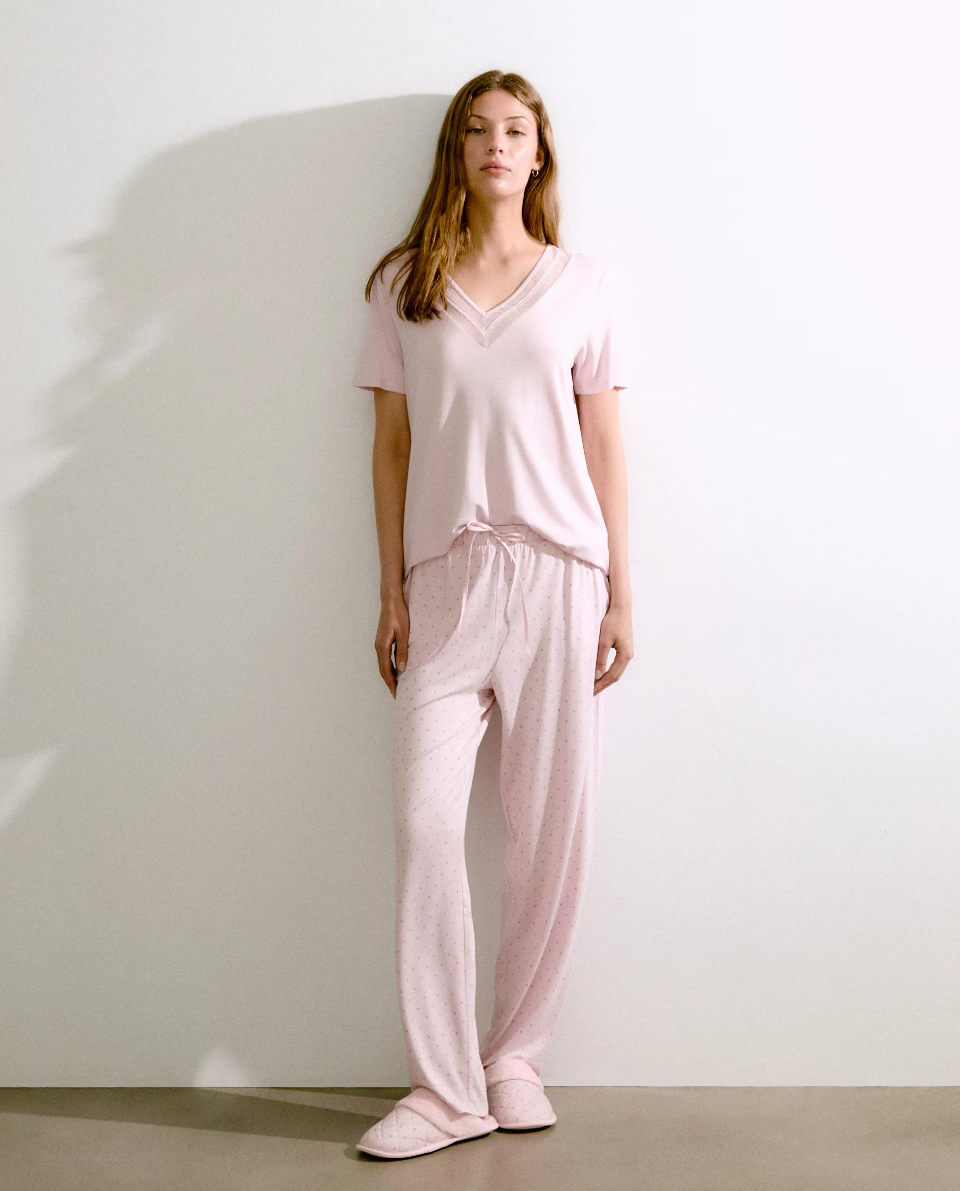 Женские прямые пижамные брюки с помпонами Énfasis, цвет Rosa claro
Женские прямые пижамные брюки с помпонами Énfasis, цвет Rosa claro