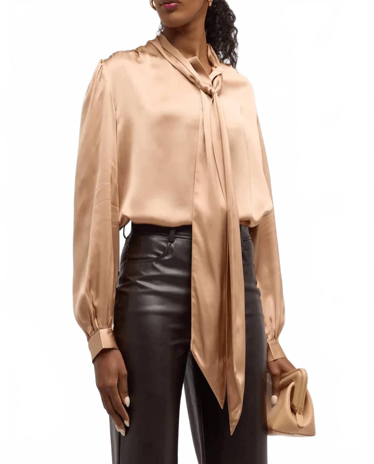 Блузка Femme с галстучным воротником в нежно-розовом цвете FRAME
Блузка Femme с галстучным воротником в нежно-розовом цвете FRAME