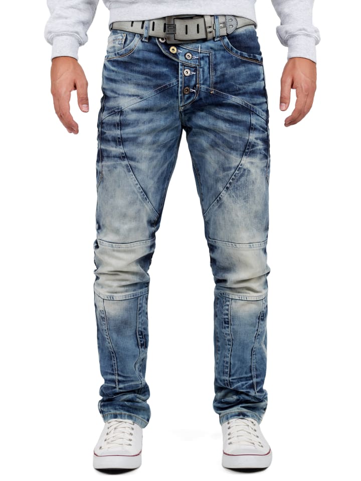 Джинсы синего цвета Cipo & Baxx
Джинсы синего цвета Cipo & Baxx