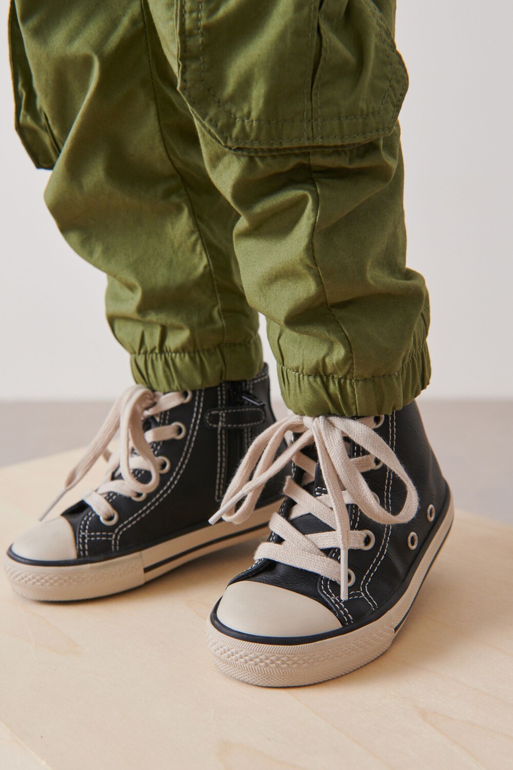 Спортивная обувь на молнии Next, черный
Спортивная обувь на молнии Next, черный