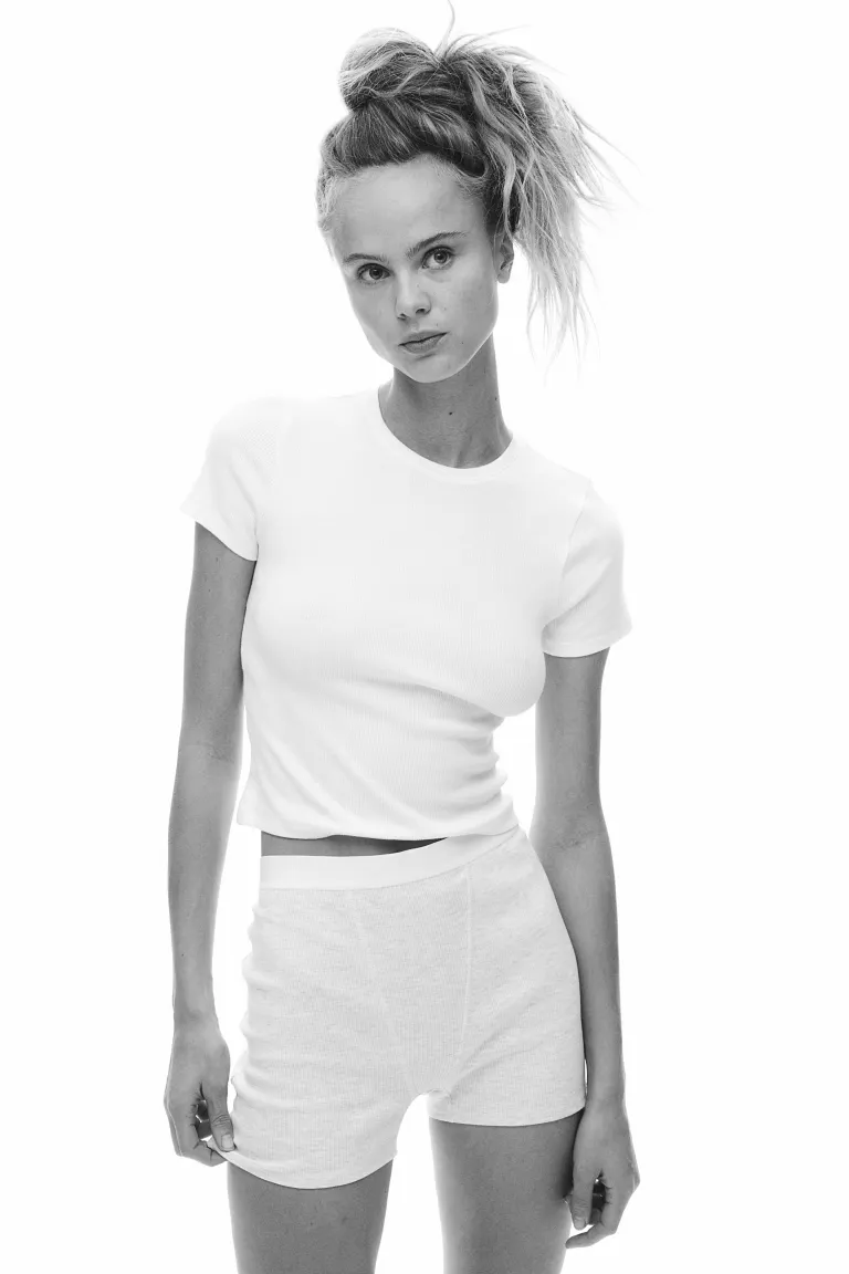 Футболка, облегающая фигуру H&M, белый
Футболка, облегающая фигуру H&M, белый