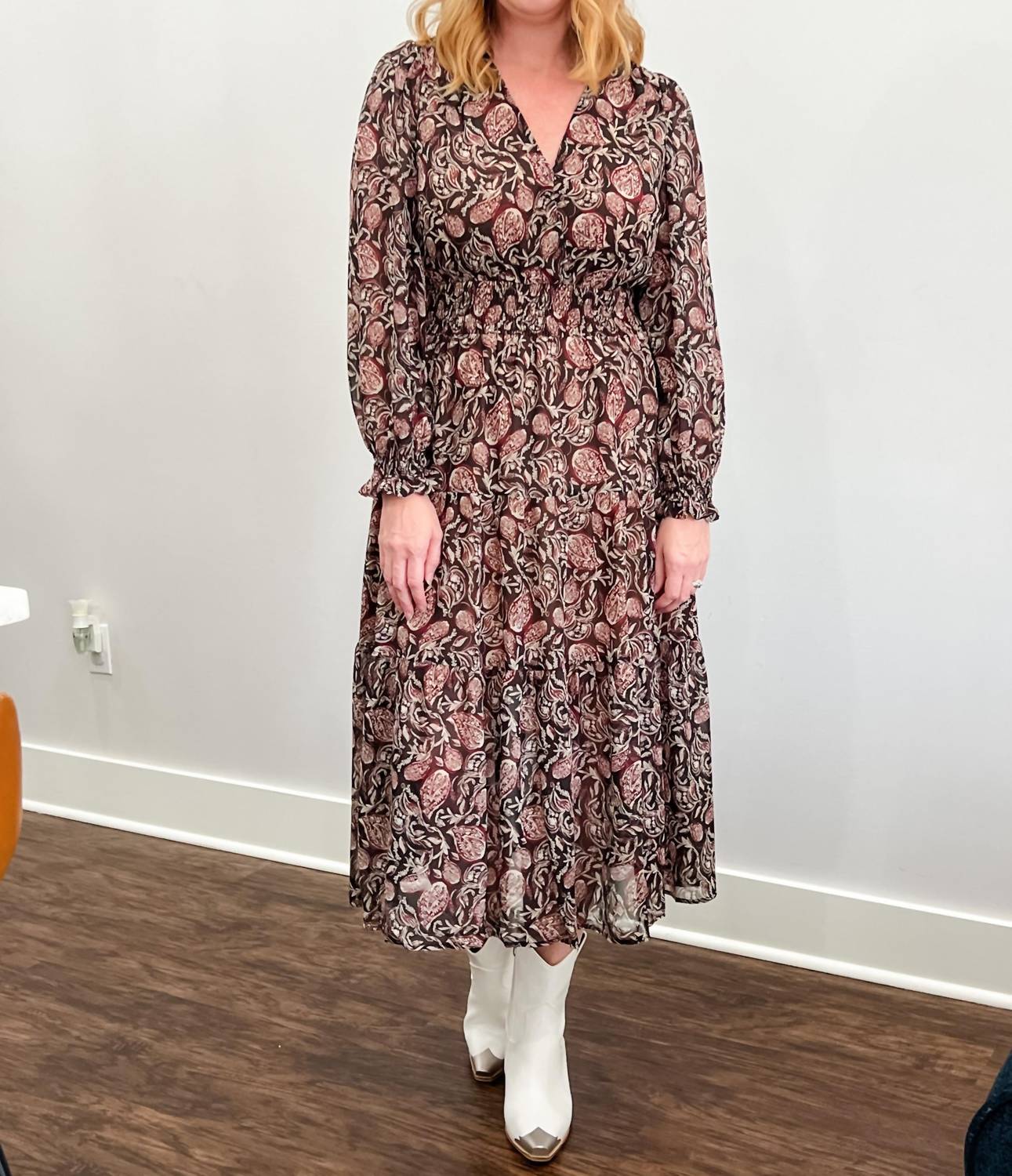 Платье-миди с принтом пейсли Ready For You с цветочным принтом пейсли DRESS FORUM, цвет paisley floral print
Платье-миди с принтом пейсли Ready For You с цветочным принтом пейсли DRESS FORUM, цвет paisley floral print