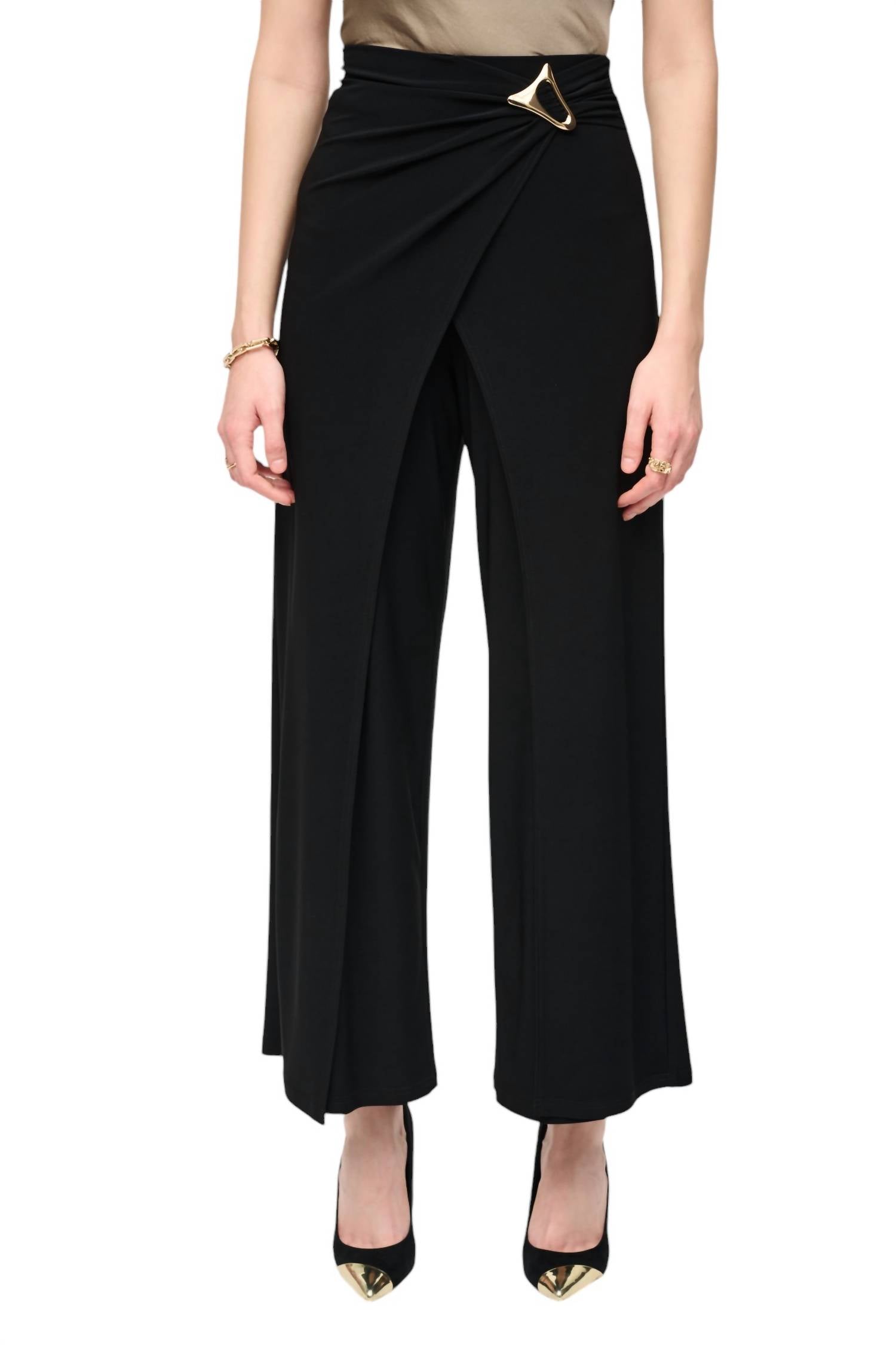 Брюки с высокой посадкой и запахом черного цвета Joseph Ribkoff
Брюки с высокой посадкой и запахом черного цвета Joseph Ribkoff