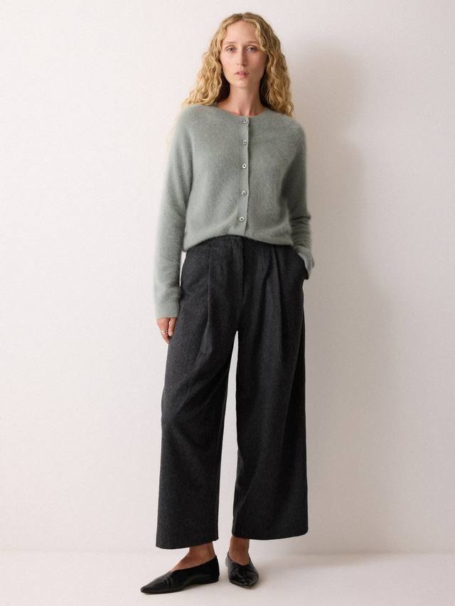 Брюки укороченные приталенные из шерстяной смеси Jigsaw
Брюки укороченные приталенные из шерстяной смеси Jigsaw