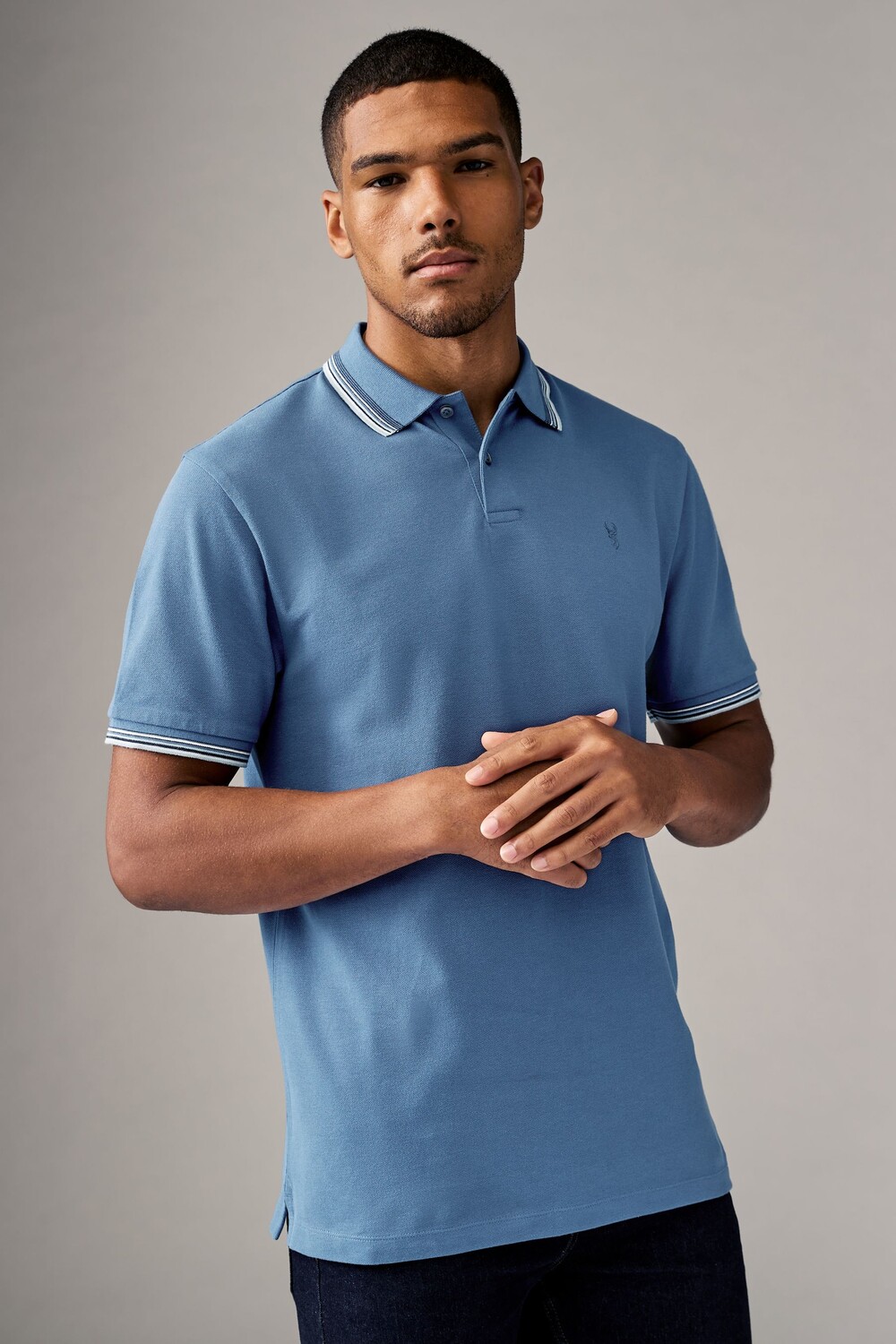 Рубашка поло с коротким рукавом и кантом, стандартного кроя Next, синий
Рубашка поло с коротким рукавом и кантом, стандартного кроя Next, синий