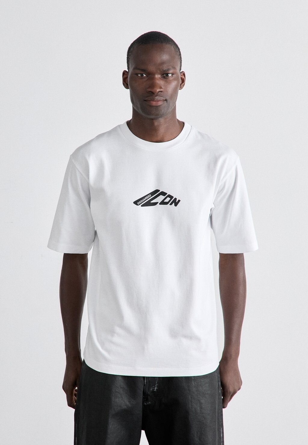 Принт на футболке LOOSE FIT TEE DSQUARED2 ICON, белый
Принт на футболке LOOSE FIT TEE DSQUARED2 ICON, белый