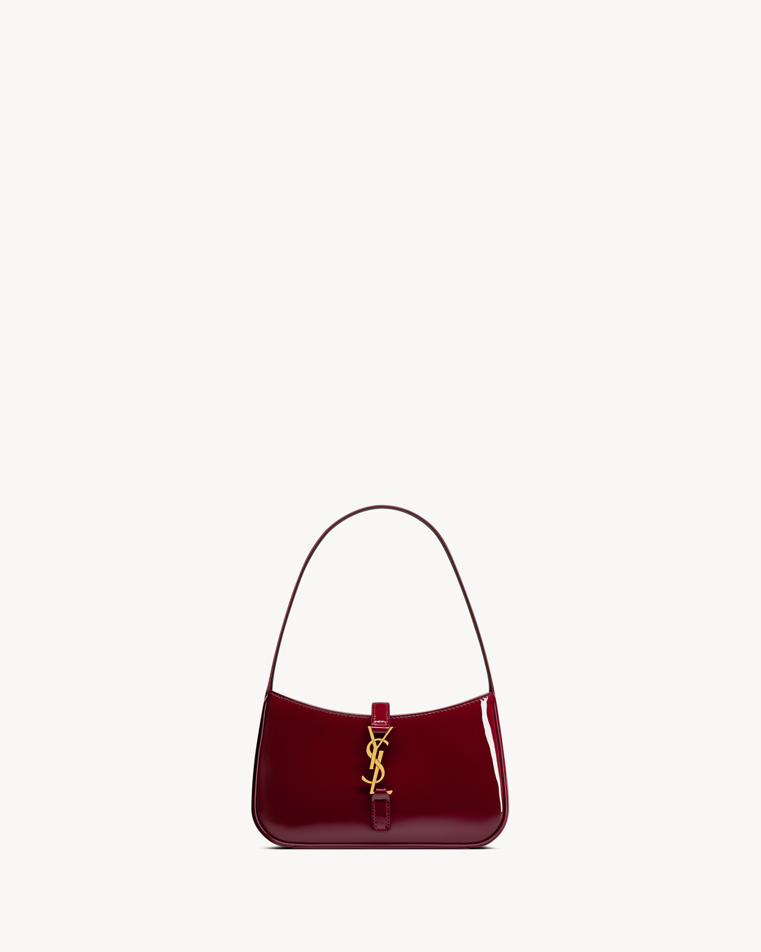 Мини-версия сумки LE 5 A 7 с застежкой на кожаной планке Saint Laurent, красный
Мини-версия сумки LE 5 A 7 с застежкой на кожаной планке Saint Laurent, красный