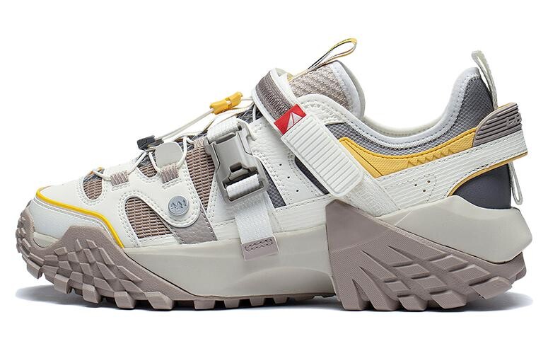 LINING CF Lifestyle Shoes Men Low-top Off-white / Shark Gray / Goat Gray
LINING CF Lifestyle Shoes Men Low-top Off-white / Shark Gray / Goat Gray