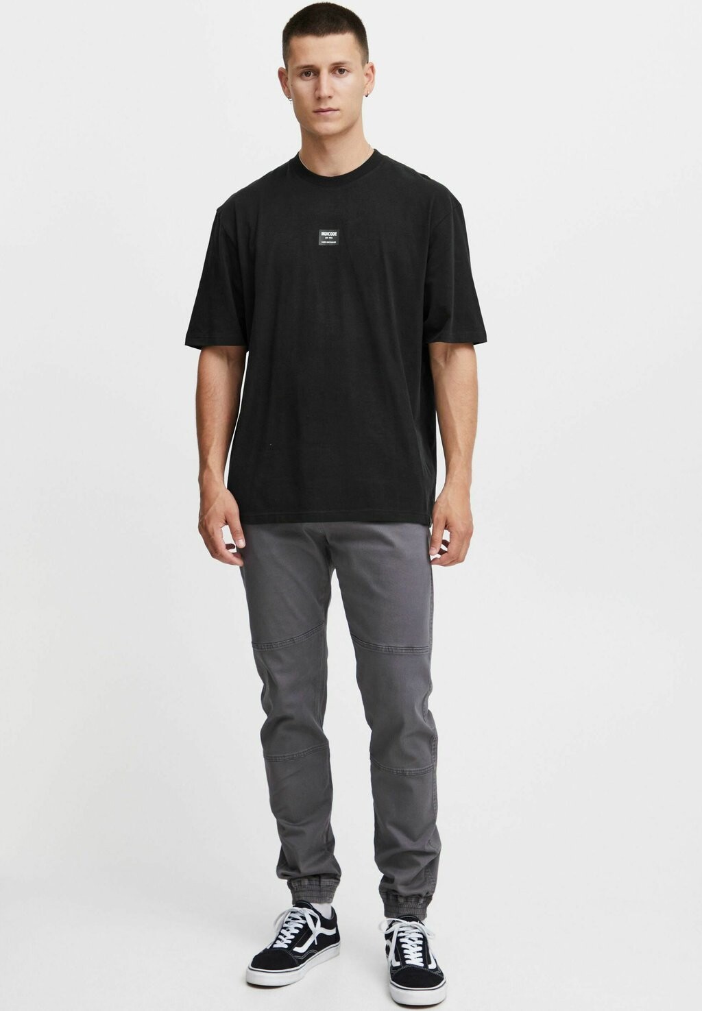 Базовая футболка IDGRELA INDICODE JEANS, черный
Базовая футболка IDGRELA INDICODE JEANS, черный