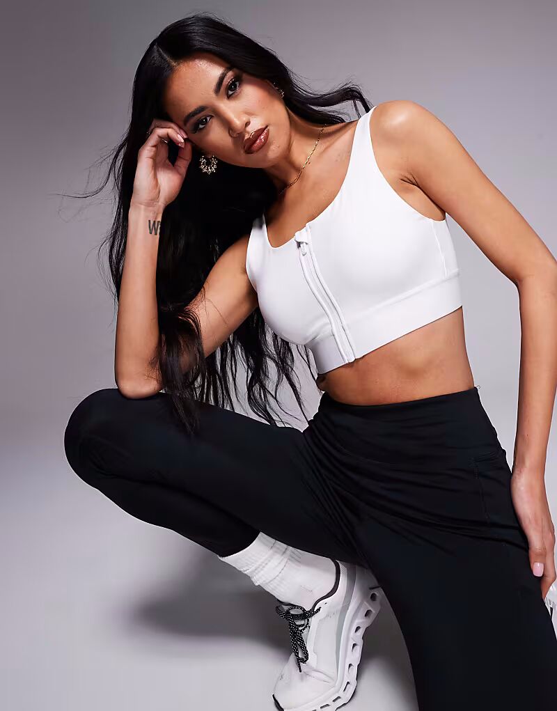 4505 Icon active спортивный бюстгальтер с высокой поддержкой, съемными подушечками и регулируемыми бретелями белого цвета
4505 Icon active спортивный бюстгальтер с высокой поддержкой, съемными подушечками и регулируемыми бретелями белого цвета