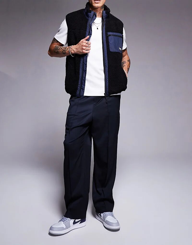 Темно-синий жилет Alma de Ace borg
Темно-синий жилет Alma de Ace borg