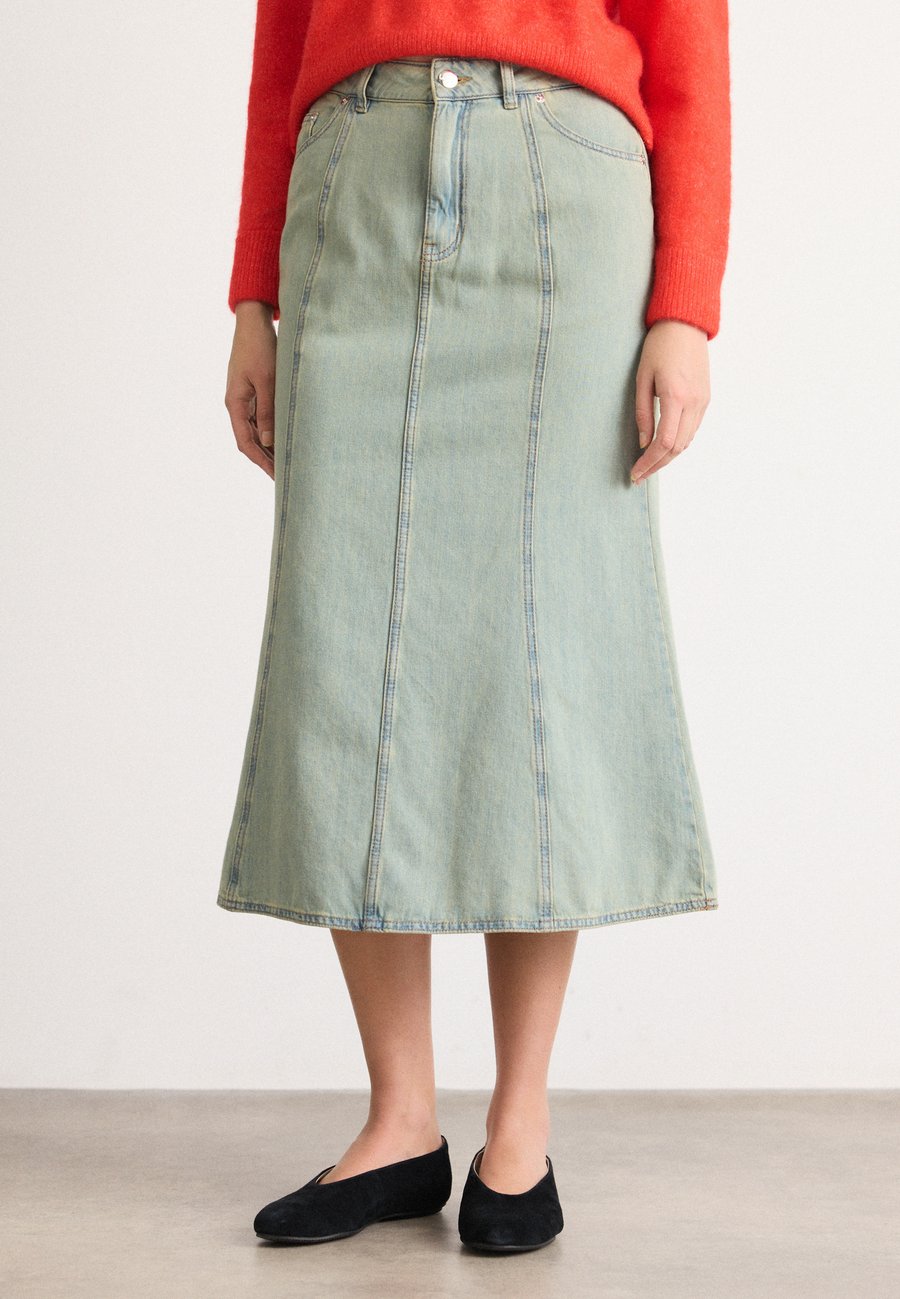 Юбка Mads Nørgaard COSY SOLAN SKIRT, Vintage Blue/Light-Blue Denim
Юбка Mads Nørgaard COSY SOLAN SKIRT, Vintage Blue/Light-Blue Denim