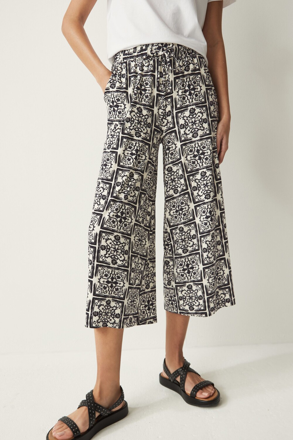 Юбка и брюки из трикотажа Next, мультиколор
Юбка и брюки из трикотажа Next, мультиколор