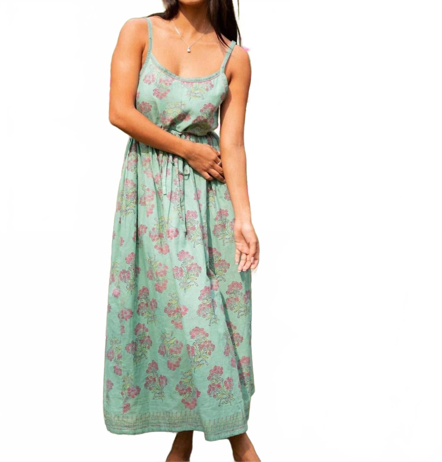 The fox and the mermaid Платье-миди "Амелия" с ручной вышивкой, зелено-розовый цветочный принт
The fox and the mermaid Платье-миди "Амелия" с ручной вышивкой, зелено-розовый цветочный принт