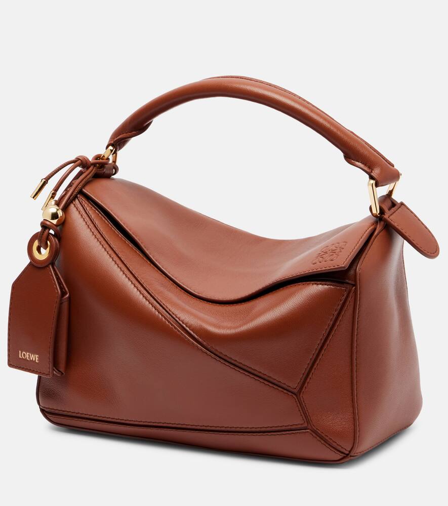 Лёгкая сумка-пазл Featherlight Small tote Loewe, Pecan
Лёгкая сумка-пазл Featherlight Small tote Loewe, Pecan