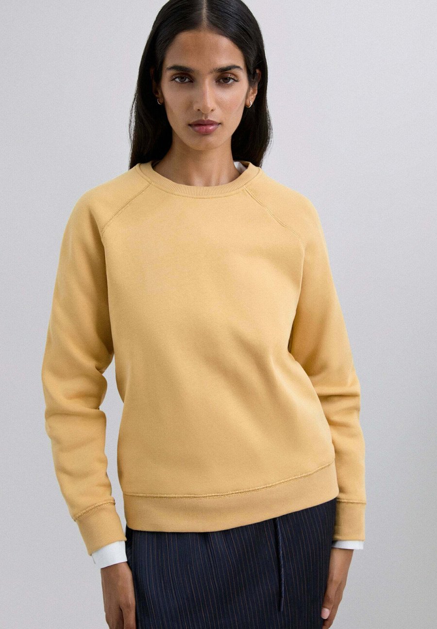 Толстовка Scalpers VERTICALLOGO , Mustard/Mustard Yellow, Желтый, Толстовка Scalpers VERTICALLOGO , Mustard/Mustard Yellow
Толстовка Scalpers VERTICALLOGO , Mustard/Mustard Yellow, Желтый, Толстовка Scalpers VERTICALLOGO , Mustard/Mustard Yellow