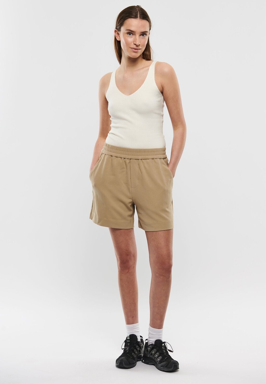 Спортивные штаны PHILLIPA mbyM, бежевый
Спортивные штаны PHILLIPA mbyM, бежевый