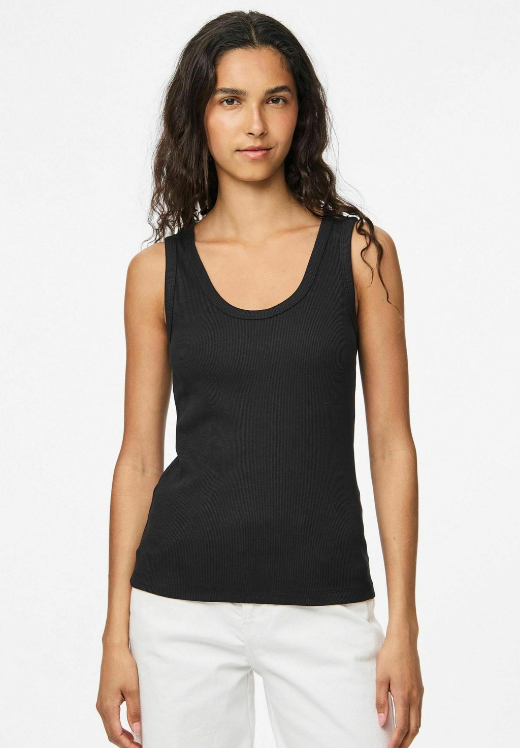 Топ TANK PCMAY Pieces, черный
Топ TANK PCMAY Pieces, черный