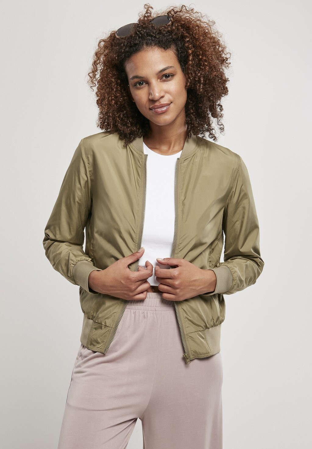 Бомбер Urban Classics, цвет Khaki, Коричневый, Бомбер Urban Classics, цвет Khaki
Бомбер Urban Classics, цвет Khaki, Коричневый, Бомбер Urban Classics, цвет Khaki