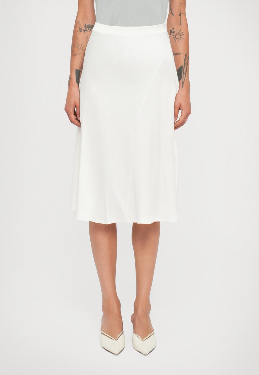 Юбка 440ME BIAS CUT SKIRT, White
Юбка 440ME BIAS CUT SKIRT, White
