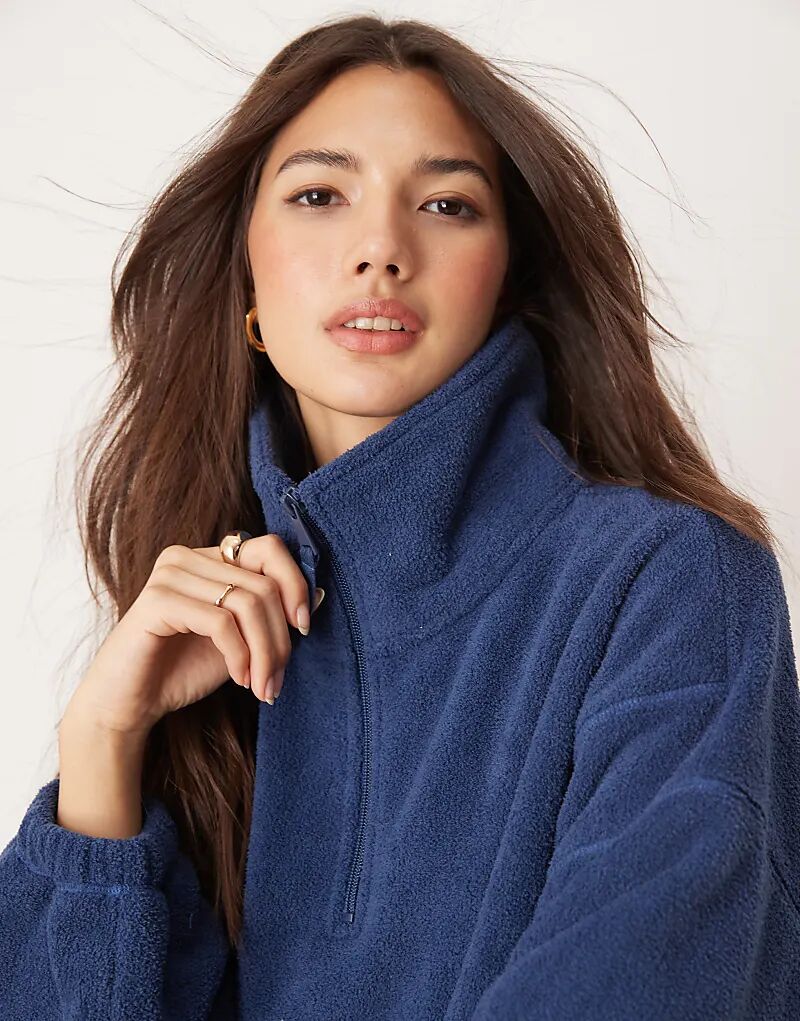 Толстовка с воротником-молнией из микрофлиса ASOS DESIGN темно-синего цвета
Толстовка с воротником-молнией из микрофлиса ASOS DESIGN темно-синего цвета