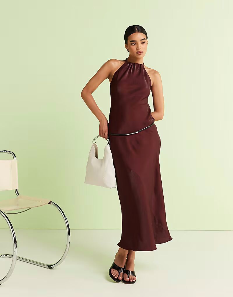 Платье макси с халтер-воротником цвета бронзы River Island
Платье макси с халтер-воротником цвета бронзы River Island