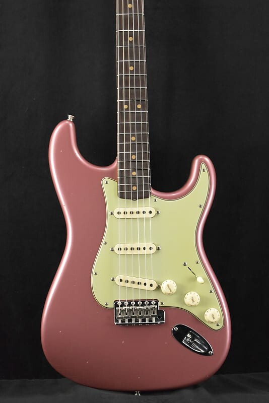 Электрогитара Fender Limited Edition '64 Stratocaster Journeyman Relic - Aged Burgundy Mist Metallic
Электрогитара Fender Limited Edition '64 Stratocaster Journeyman Relic - Aged Burgundy Mist Metallic