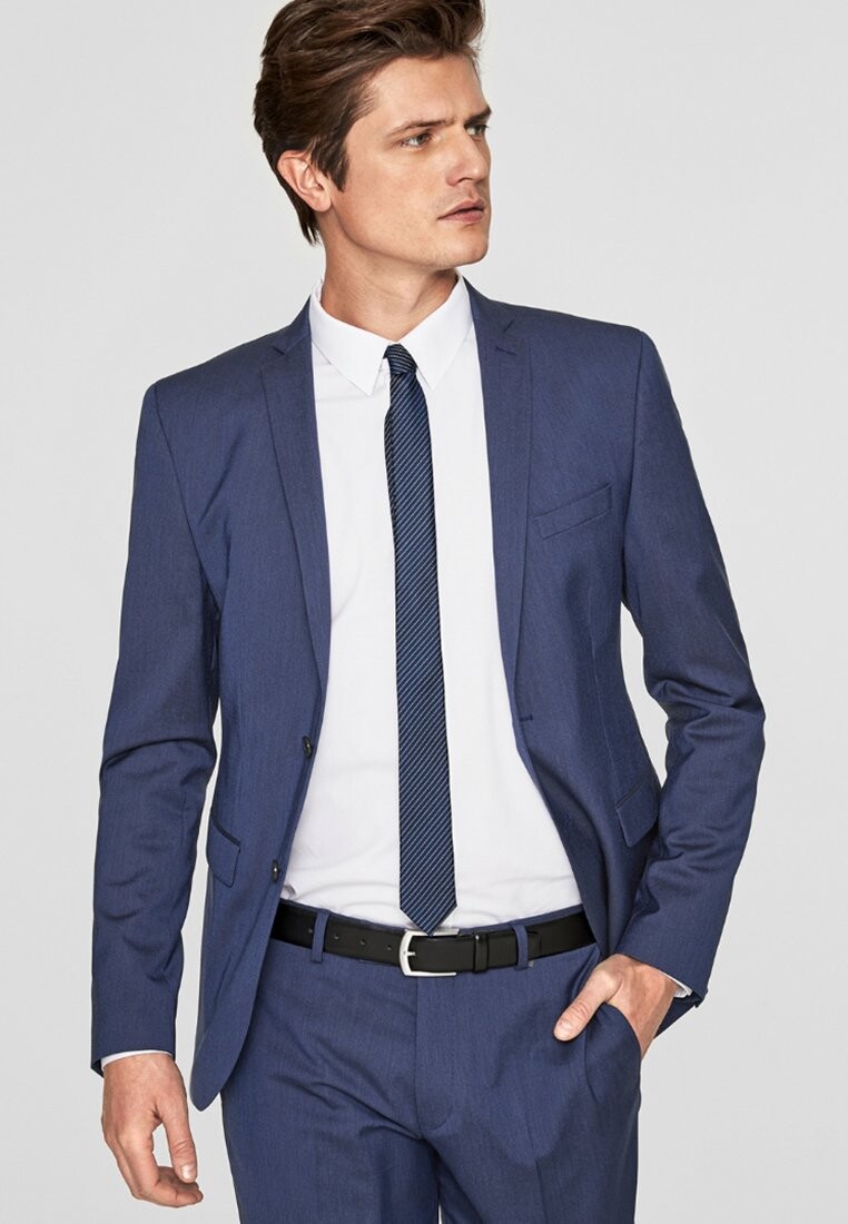 Пиджак s.Oliver BLACK LABEL, цвет dark blue
Пиджак s.Oliver BLACK LABEL, цвет dark blue