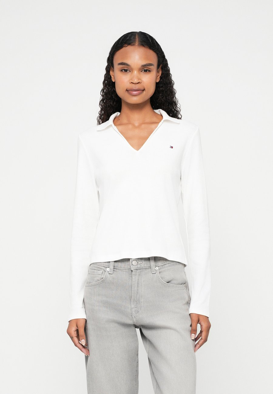 Топ Tommy Hilfiger MODERN CODY OPEN, Ecru/Off-White
Топ Tommy Hilfiger MODERN CODY OPEN, Ecru/Off-White