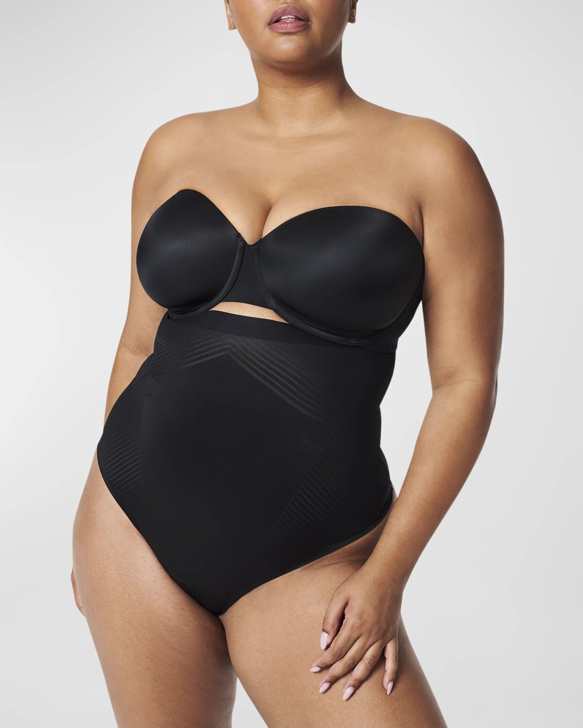 Невидимые моделирующие стринги с завышенной талией Spanx, цвет Very Black