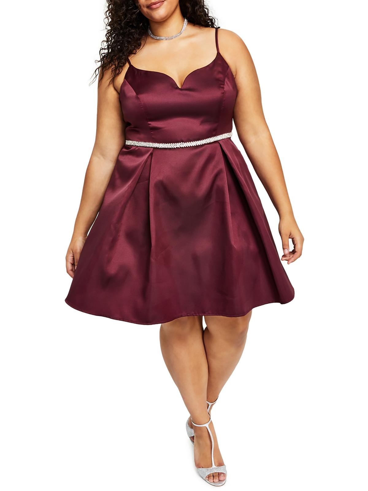 Плюс Женское коктейльное и вечернее платье со стразами и V-образным вырезом B. Darlin
Плюс Женское коктейльное и вечернее платье со стразами и V-образным вырезом B. Darlin