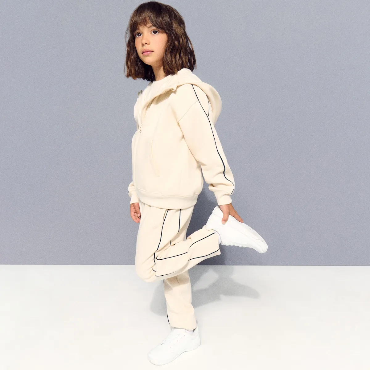 Теплый спортивный костюм для девочки Boomerang, песочный
Теплый спортивный костюм для девочки Boomerang, песочный