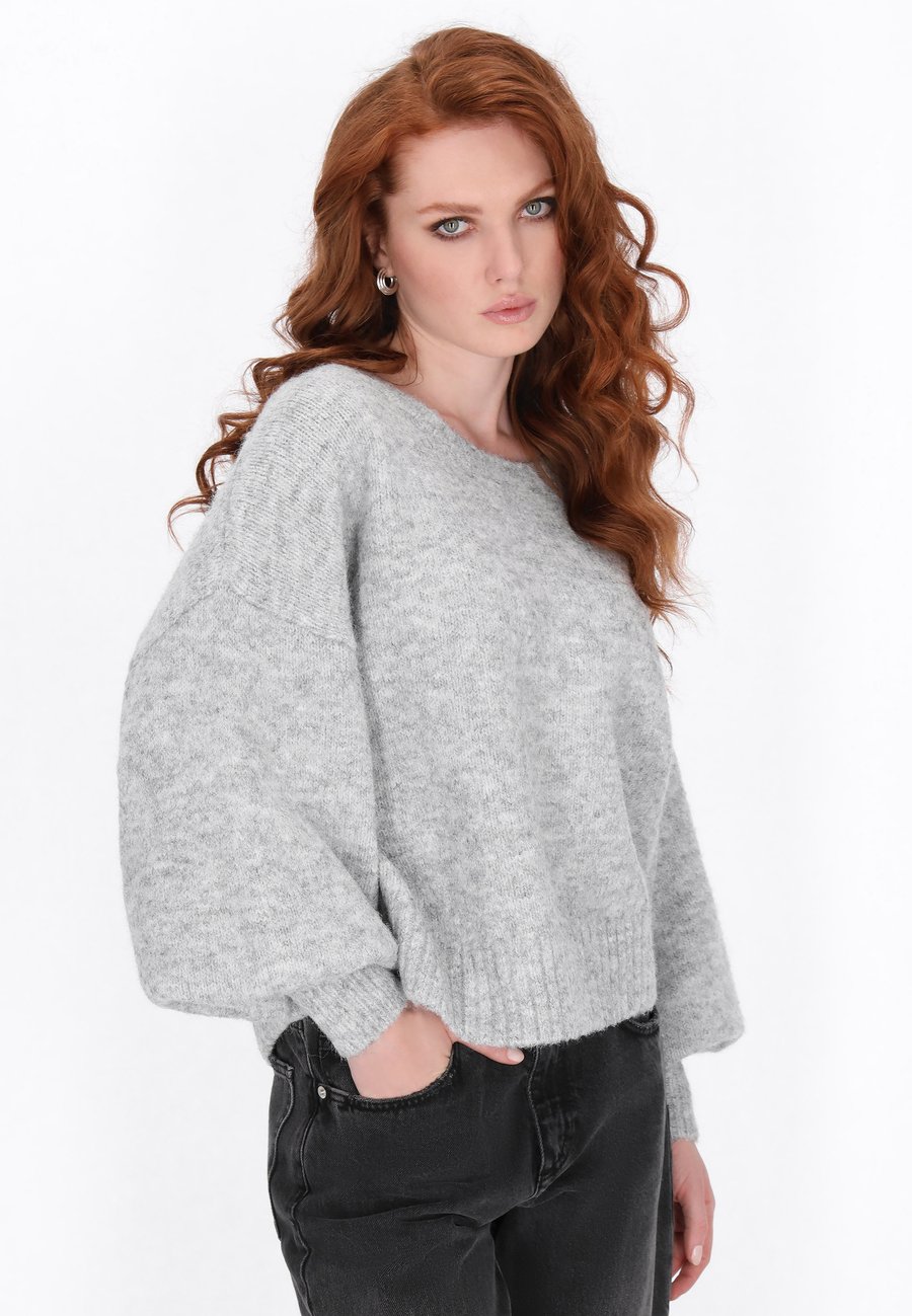 Джемпер DreiMaster Jumper, Grey Melange/Mottled Grey
Джемпер DreiMaster Jumper, Grey Melange/Mottled Grey