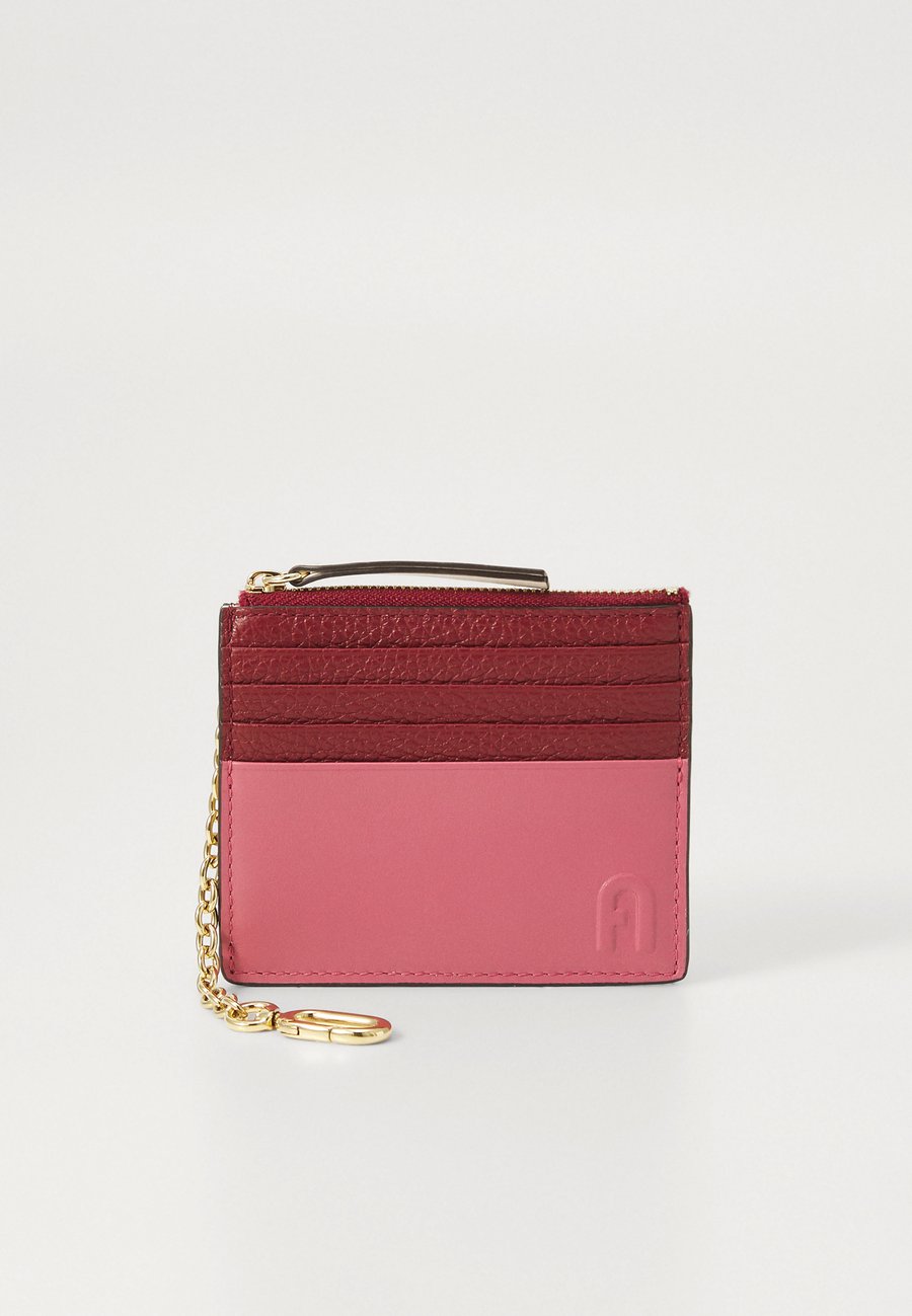 Кошелек Furla GRAZIA CARD CASE HOOK, Rubino/Blush Pink/Panna/Pink
Кошелек Furla GRAZIA CARD CASE HOOK, Rubino/Blush Pink/Panna/Pink