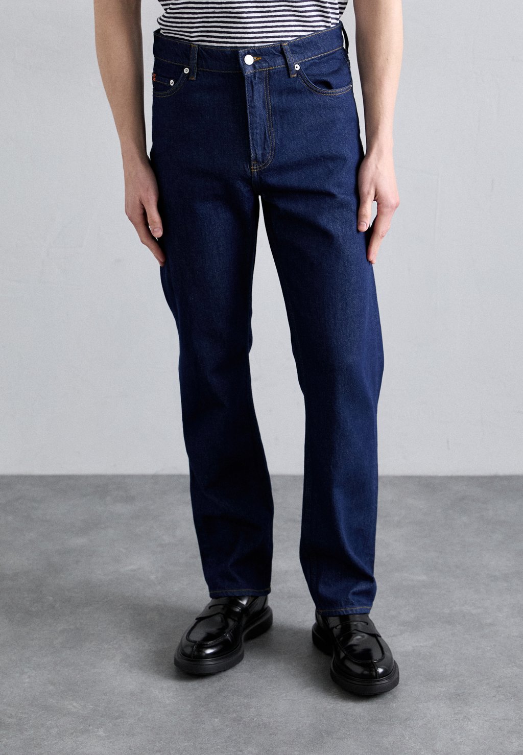 Джинсы прямого кроя CODY RINSED J.LINDEBERG, темно-синий
Джинсы прямого кроя CODY RINSED J.LINDEBERG, темно-синий