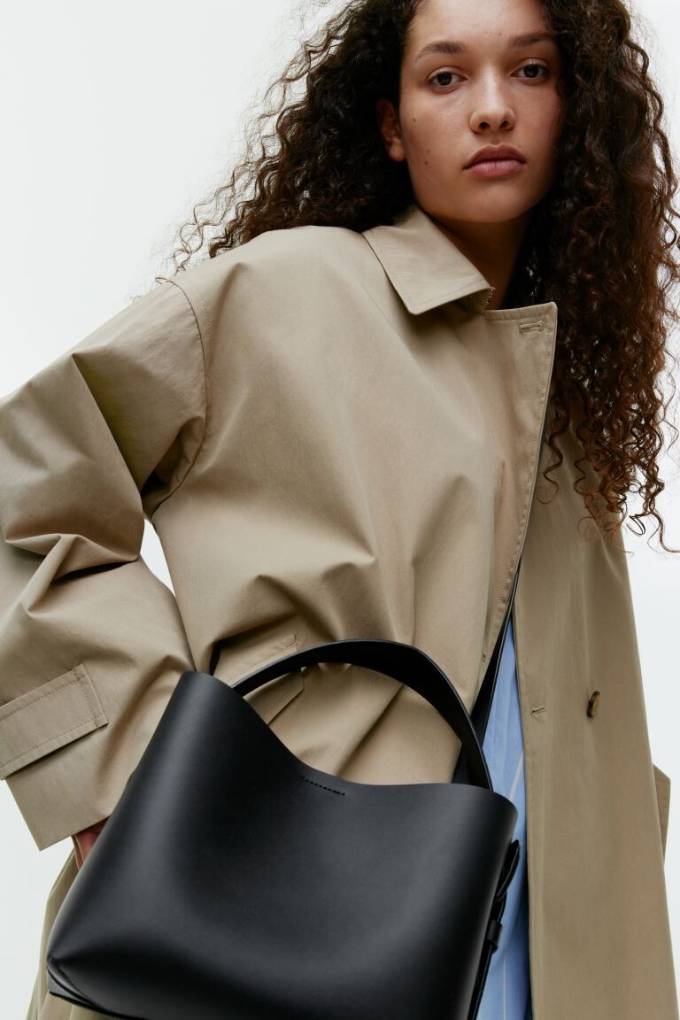 Кожаная сумка через плечо Arket, черный
Кожаная сумка через плечо Arket, черный