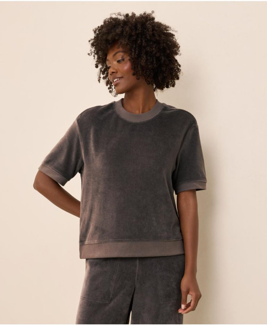 Женская футболка из органического хлопкового велюра Pact, Graphite
Женская футболка из органического хлопкового велюра Pact, Graphite