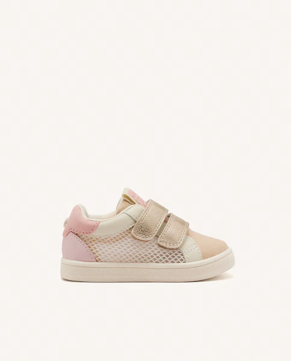 Белые детские кроссовки для девочек с регулируемой застежкой Gioseppo, белый
Белые детские кроссовки для девочек с регулируемой застежкой Gioseppo, белый