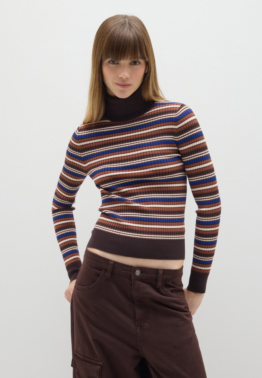 Джемпер B.ANGEL Jumper, White/Blue Brown/White
Джемпер B.ANGEL Jumper, White/Blue Brown/White