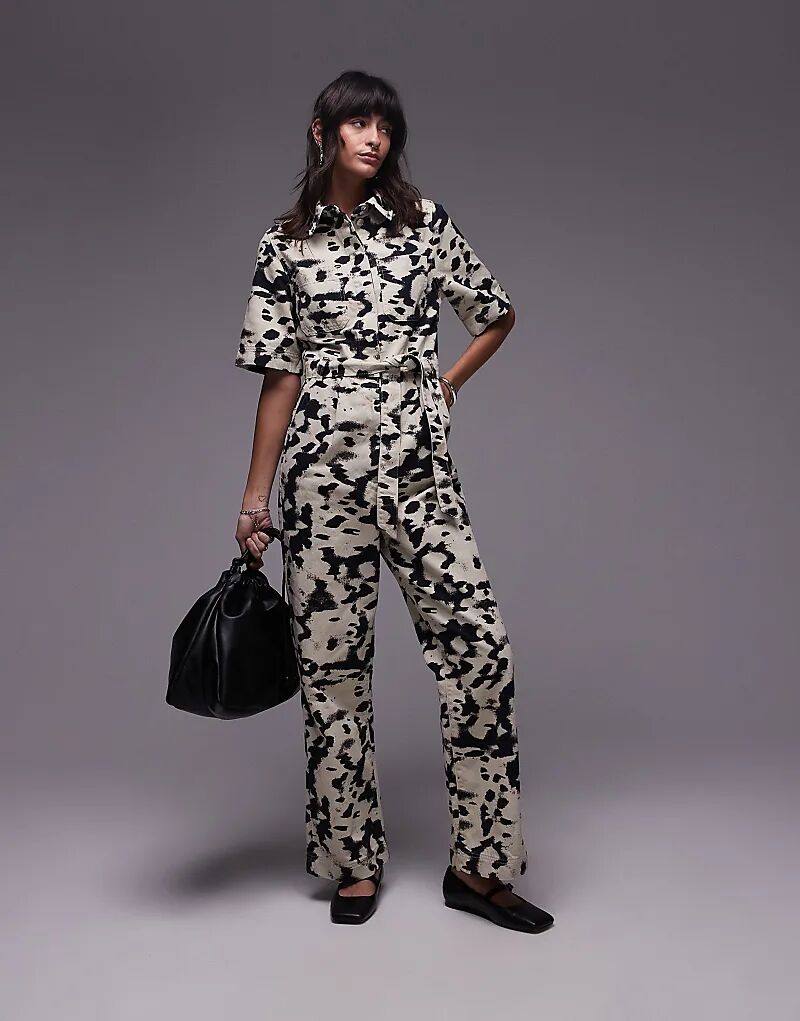 Комбинезон Topshop с короткими рукавами и принтом пятен, монохром
Комбинезон Topshop с короткими рукавами и принтом пятен, монохром