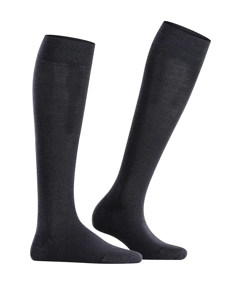 Высокие носки из чувствительной шерсти Falke, синий
Высокие носки из чувствительной шерсти Falke, синий