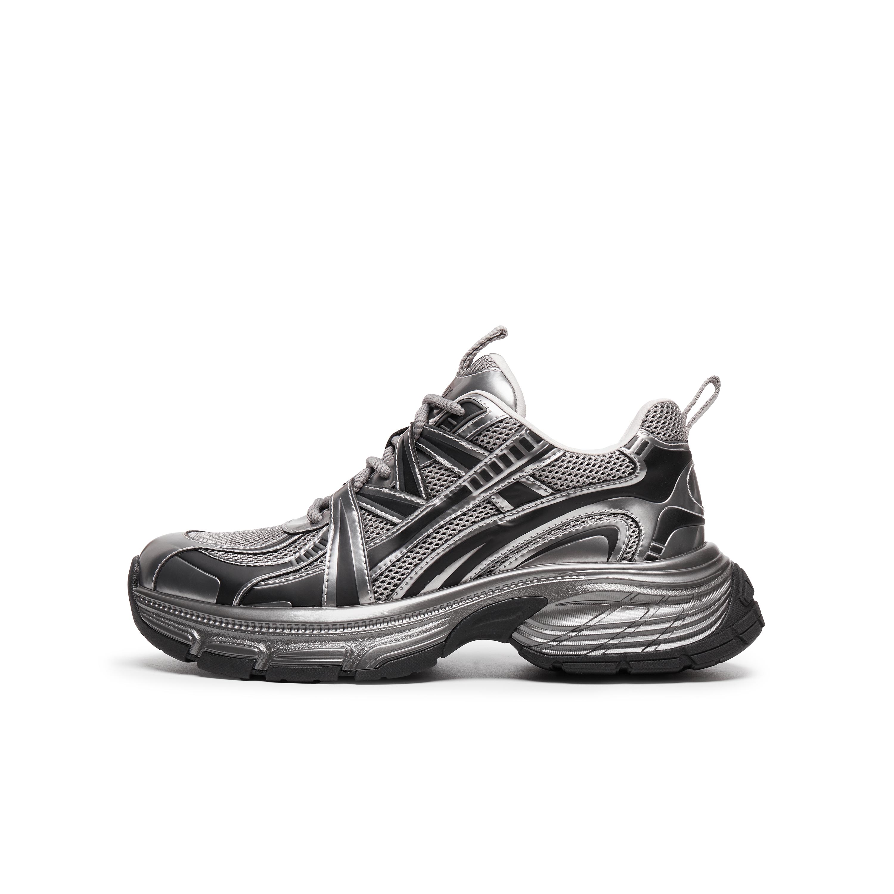 Teenmix Серебристо-серые меховые кроссовки первого поколения с увеличенной высотой, устойчивые к истиранию, низкие массивные, цвет Silver Gray
Teenmix Серебристо-серые меховые кроссовки первого поколения с увеличенной высотой, устойчивые к истиранию, низкие массивные, цвет Silver Gray