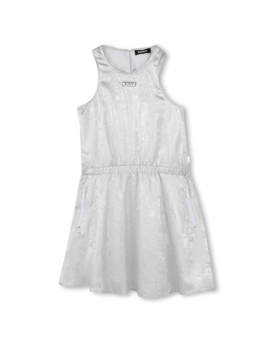 Платье для девочки без рукавов с эластичной талией DKNY, серебряный
Платье для девочки без рукавов с эластичной талией DKNY, серебряный
