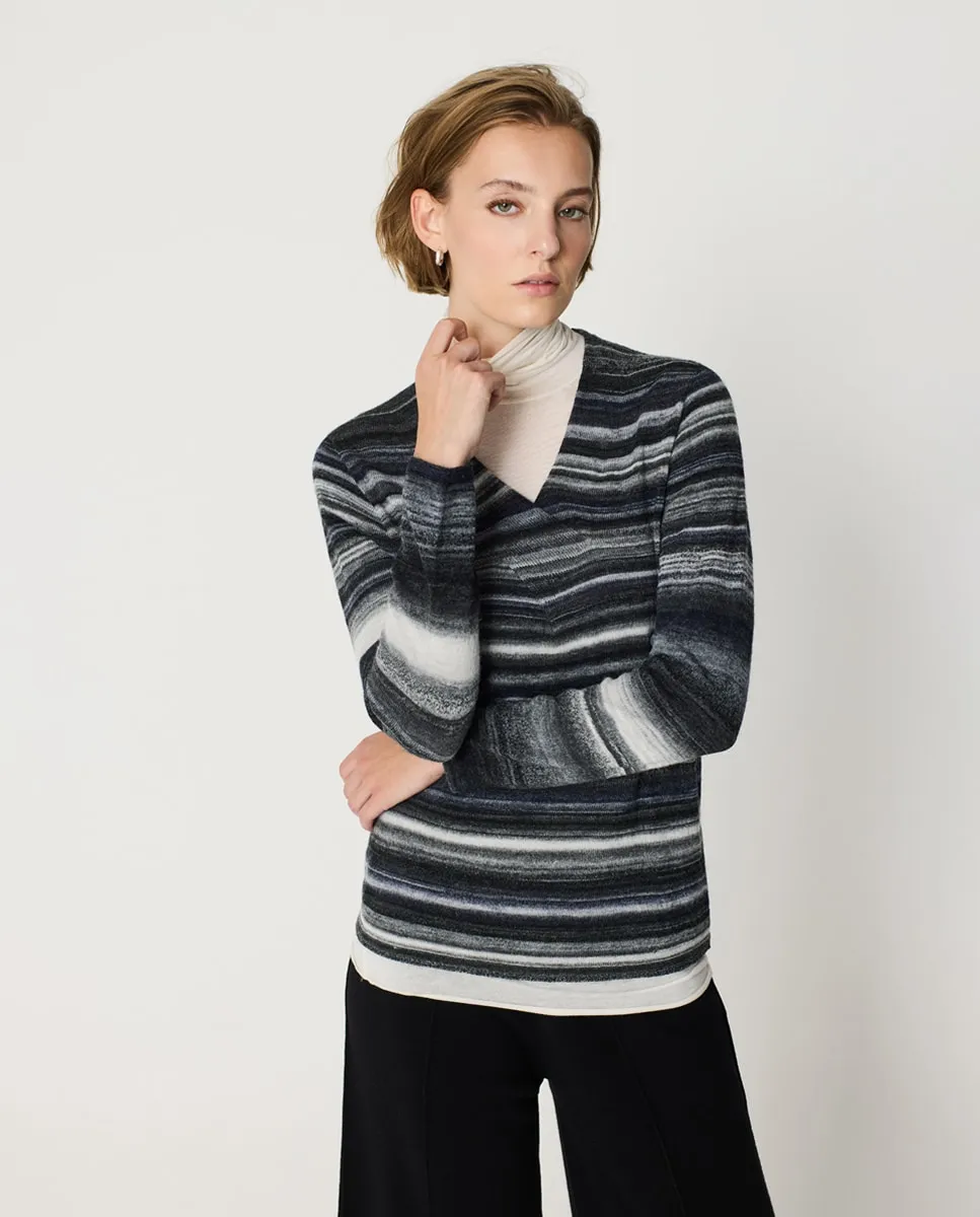 Женский джемпер с V-образным перекрестным вырезом Escorpion, черный
Женский джемпер с V-образным перекрестным вырезом Escorpion, черный