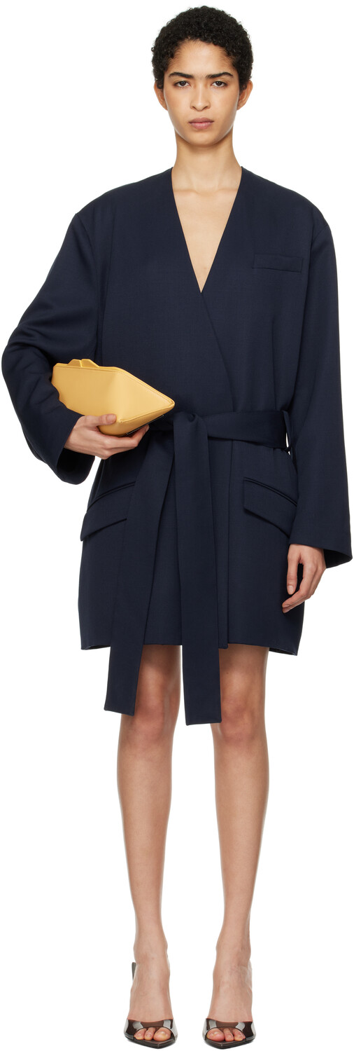 Синий блейзер с запахом The Attico
Синий блейзер с запахом The Attico