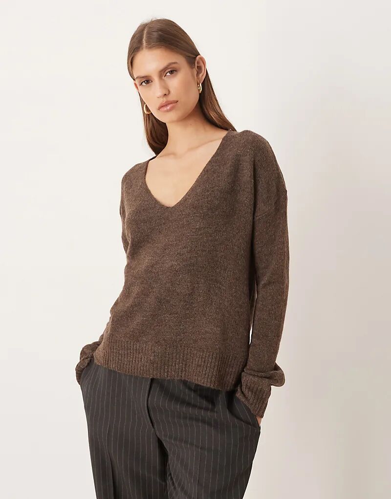Вязаный джемпер JDY с V-образным вырезом в коричневом меланжевом цвете
Вязаный джемпер JDY с V-образным вырезом в коричневом меланжевом цвете