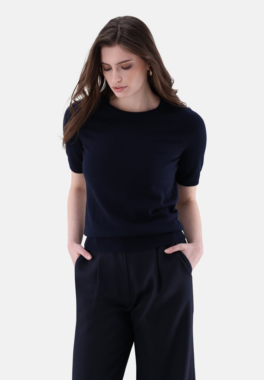 Футболка van Laack Basic T-shirt, Dark Blue, Синий, Футболка van Laack Basic T-shirt, Dark Blue
Футболка van Laack Basic T-shirt, Dark Blue, Синий, Футболка van Laack Basic T-shirt, Dark Blue