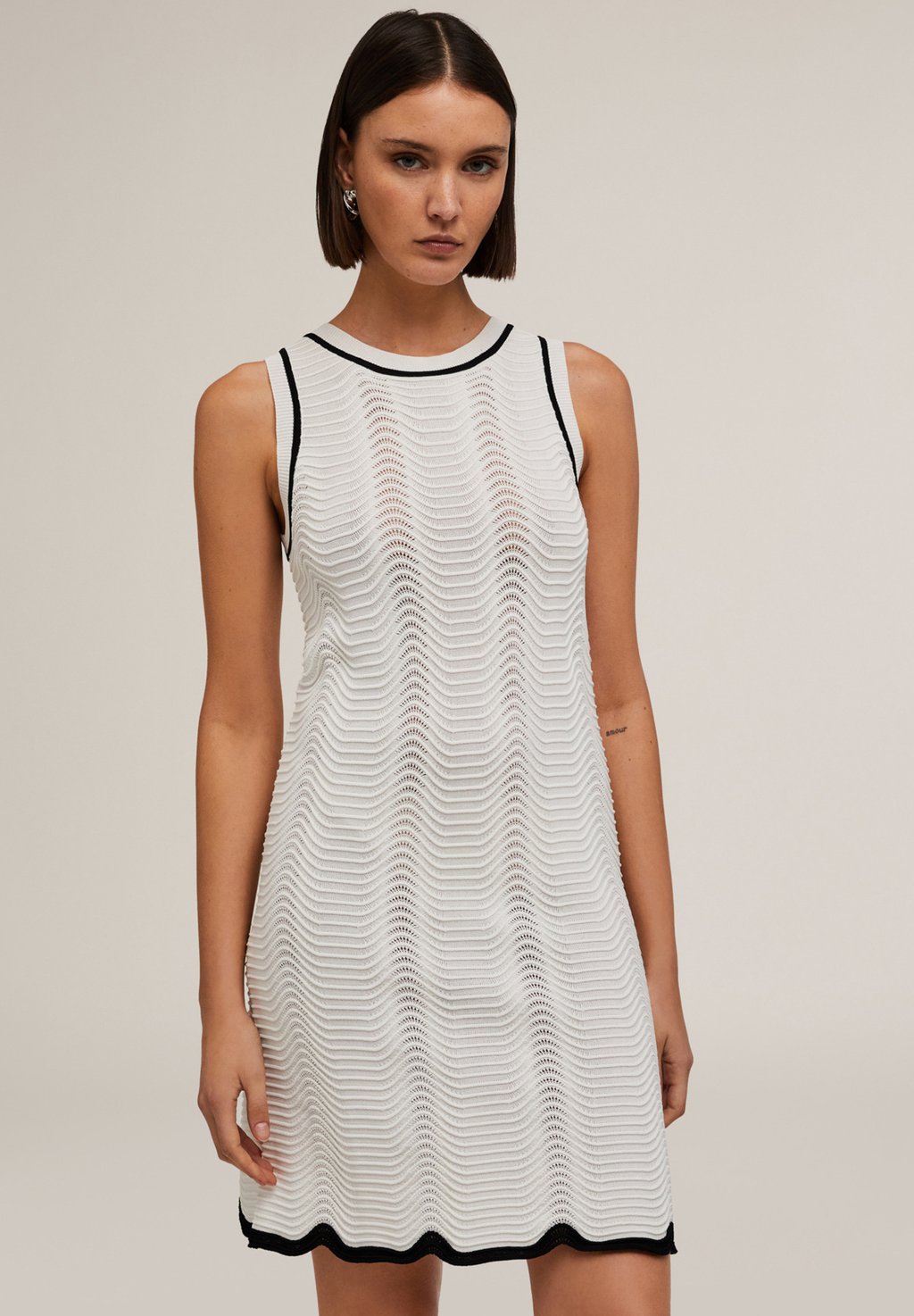 Вязаное платье Motivi, белый
Вязаное платье Motivi, белый